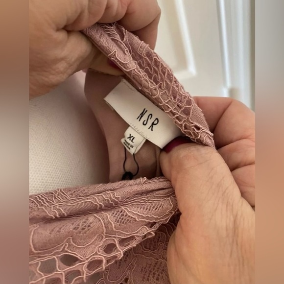 Lace Dress - Picture 6 of 8